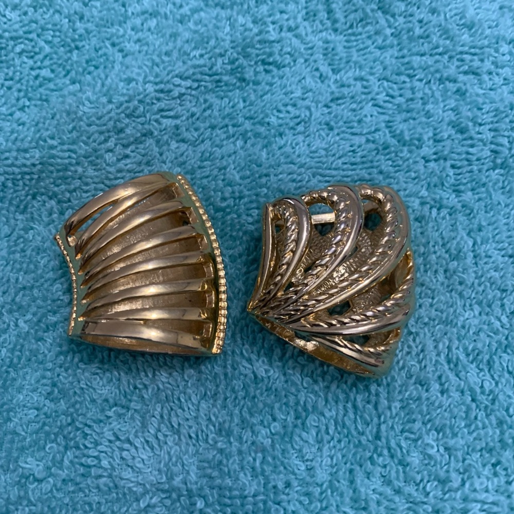 Elegant Gold-Tone scarf tubes